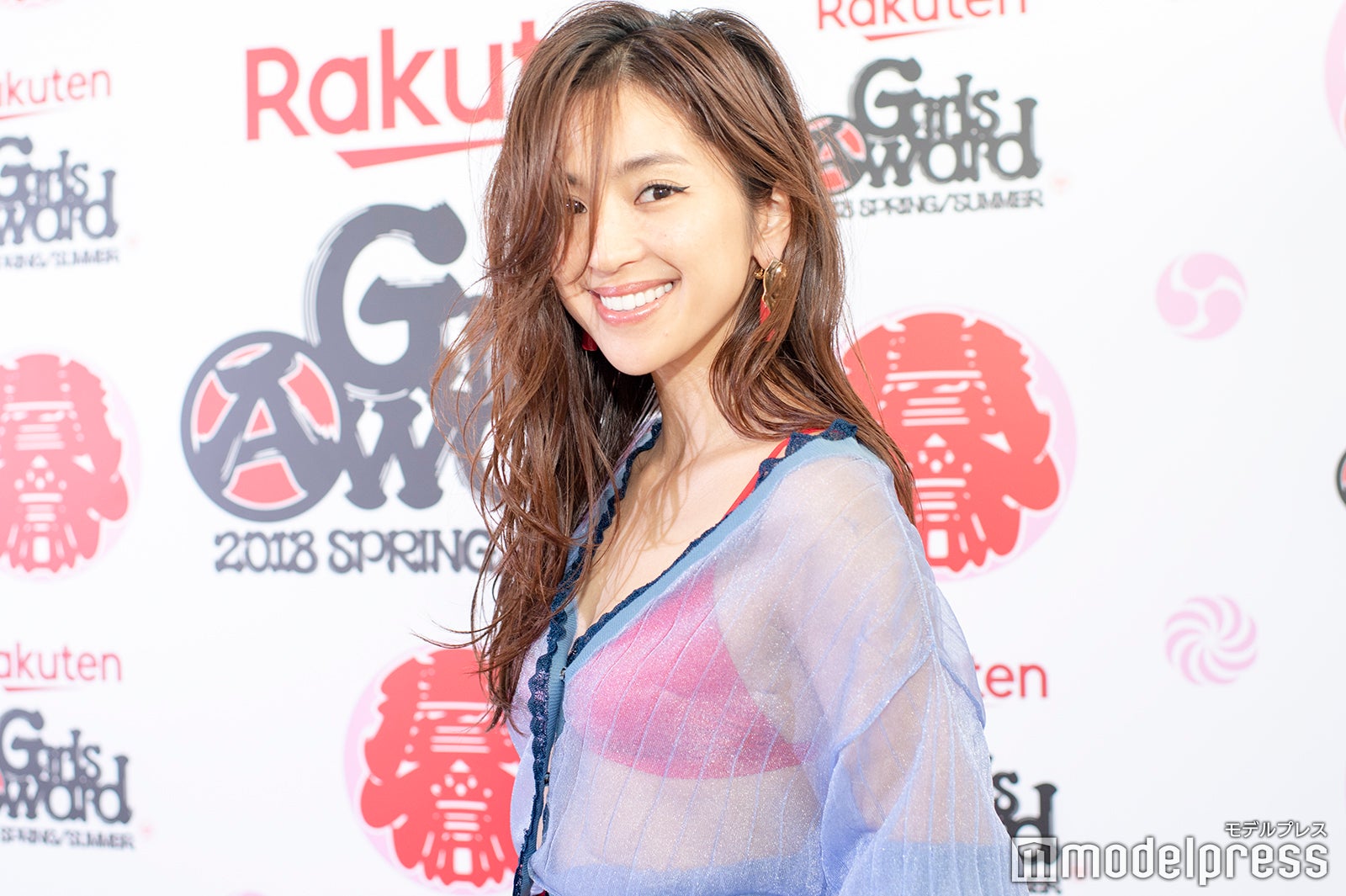 中村アン、赤ビキニで美バストの秘訣とは？主演ドラマ「ラブリラン」古川雄輝の“キスシーン作戦”も明かす＜モデルプレスインタビュー＞
