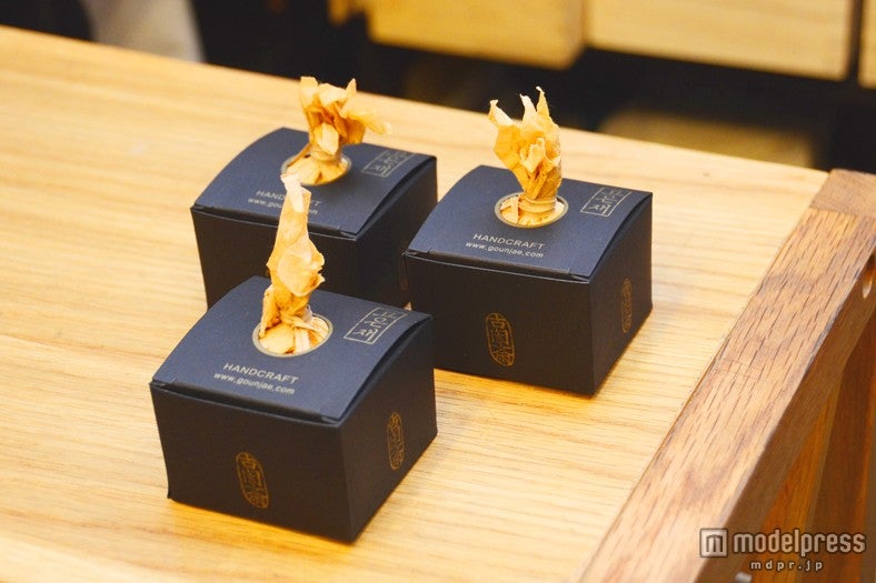 ひとつひとつ丁寧に包装される