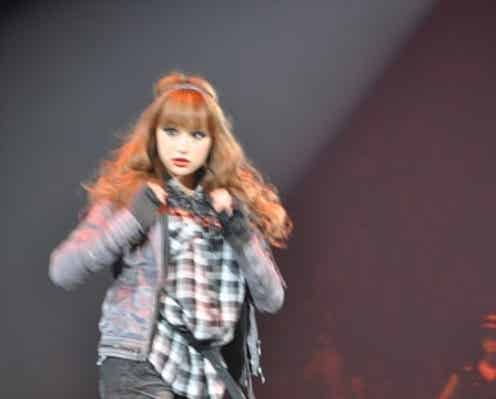 家賃100万円以上の大豪邸に住む超セレブモデル、21歳バースデー