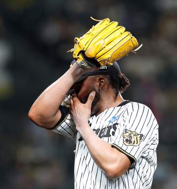 阪神まさか ドリスも乱調 投手マラーに打たれる 左翼フェンス直撃の2点二塁打で6点ビハインドに