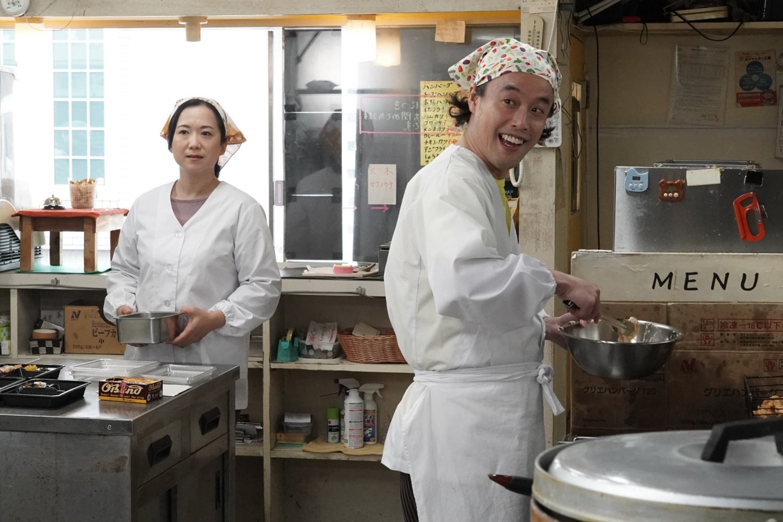 和久井映見、やついいちろう（C）カンテレ