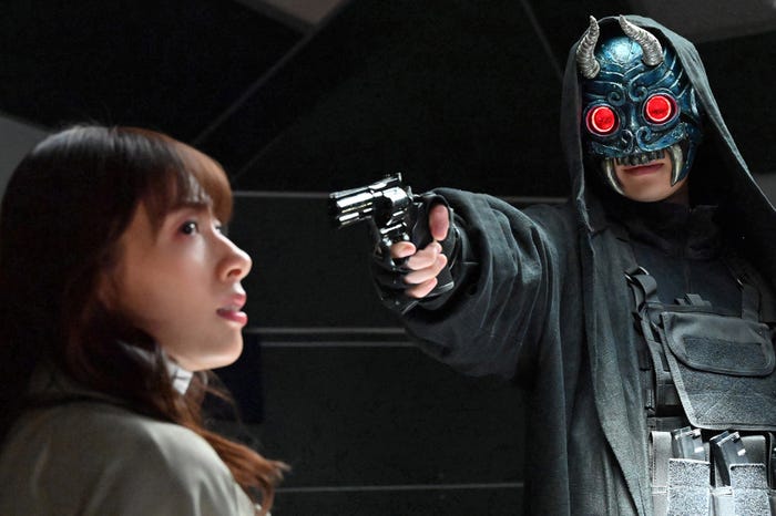 明日海りお、青鬼(菊池風磨)(C)日本テレビ