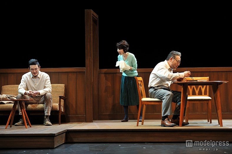 （左から）中村獅童、伊藤蘭、岩松了