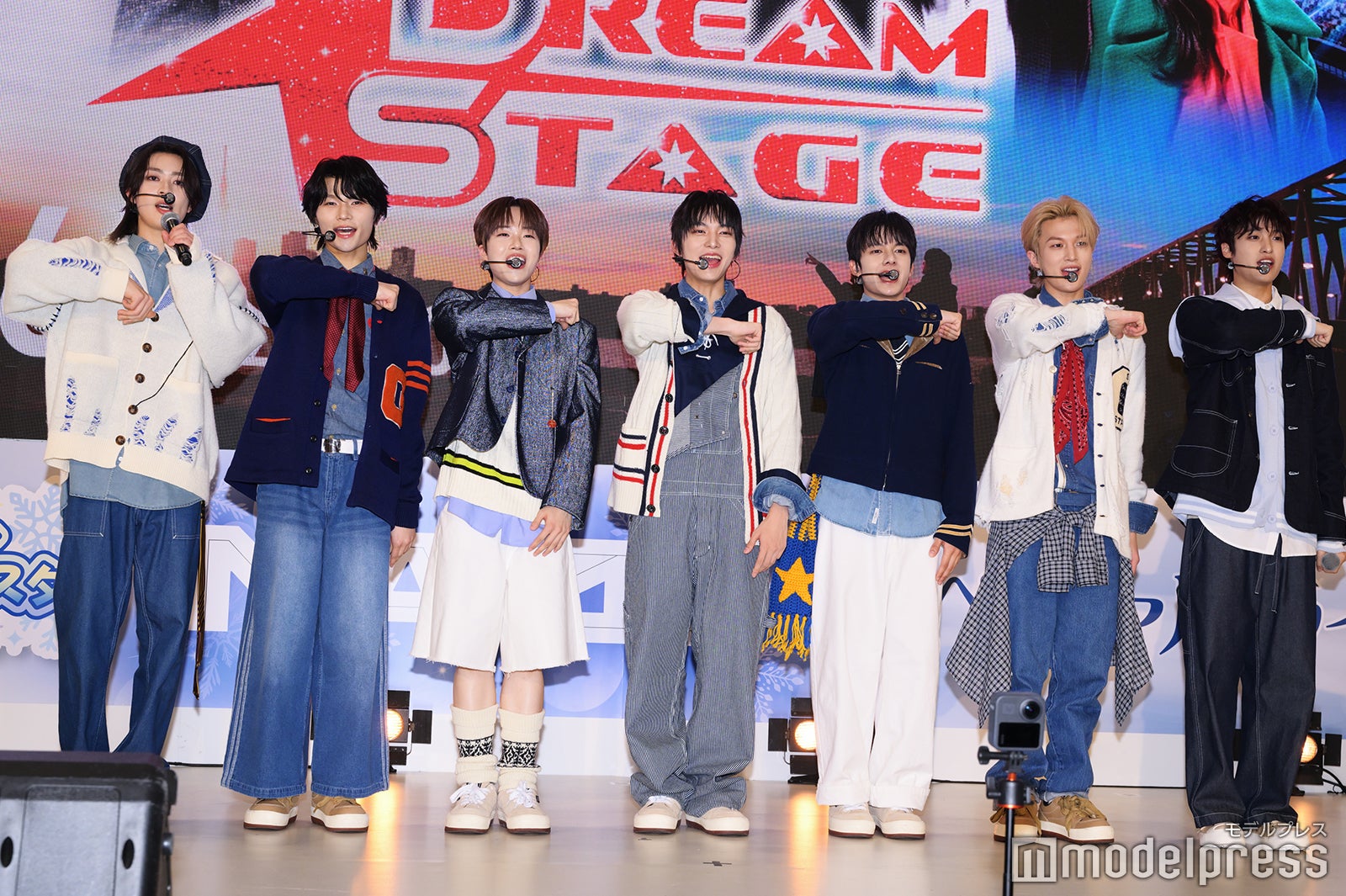 NAZE（左から）カイセイ、ユウヤ、アト、ドヒョク、ターン、ユンギ、キムゴン（C）モデルプレス