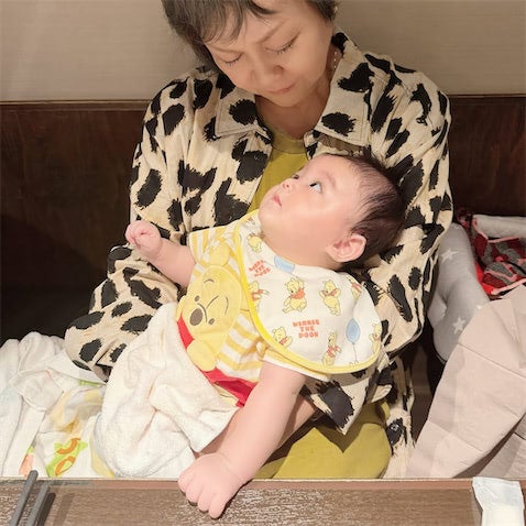 41歳で出産のmisono、"おめめクリクリ"母子の見つめ合いショットに「可愛すぎる」の声