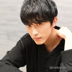 杉野遥亮、デビュー4年目で掴んだ連ドラ初主演「俳優人生という長い道の中でターニングポイントになる」<「スカム」インタビュー>