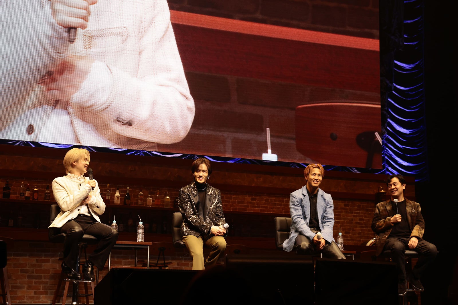 吉野北人、川村壱馬、RIKU、中川龍太郎監督（C）2023 HI-AX「MY (K)NIGHT」