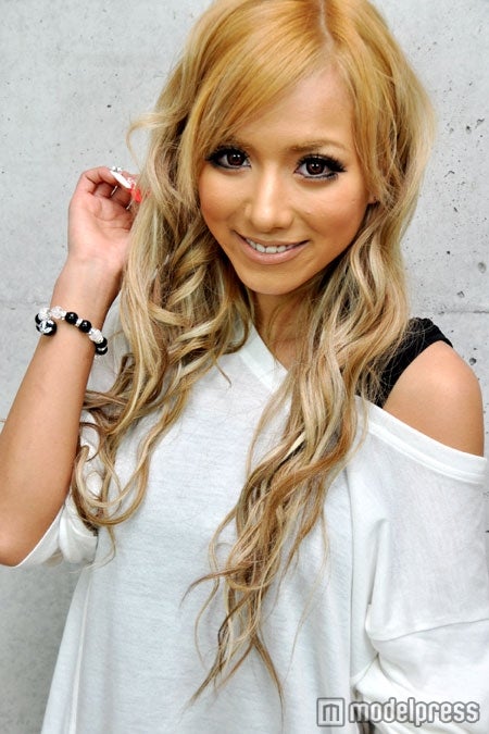 「Happie nuts」4月号で単独表紙を飾った越川真美