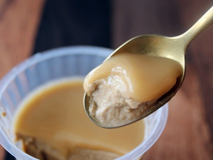 キャラメルソースには、口どけのよさを助長する働きも