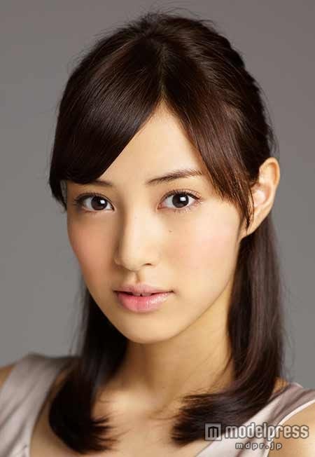 岡本あずさ