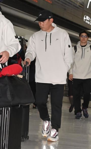 侍J帰国 空港歓声も表情固く 「ゴゴスマ」石井アナ「笑うと笑うなとか言う人がいるから」大久保「そんなの気にしないでほしい」