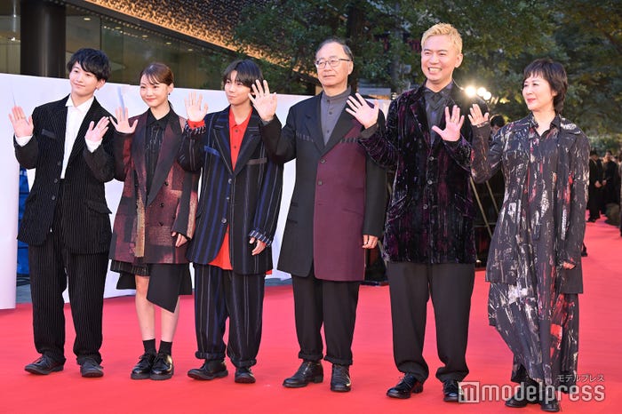 前出燿志、星乃あんな、羽村仁成、金子修介監督、白金、許曄(C)モデルプレス