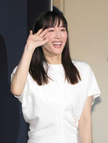 綾瀬はるか、チャットGPTの占い的中！？ 寝ぼすけランキング1位のはずが最下位「休みの日にすぐ予定を入れる」の理由に納得