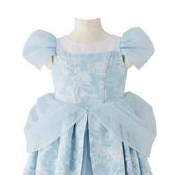 シンデレラのドレス16200 円（100～120 cm）／販売店舗：「ベビーマイン」（C）Disney