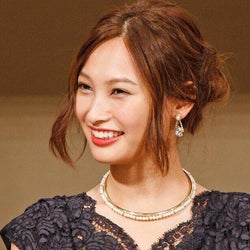 大政絢、愛犬“なちゅさん”との微笑ましい2SHOT公開に反響「癒し」「絢ちゃんもなちゅちゃんもかわいい」
