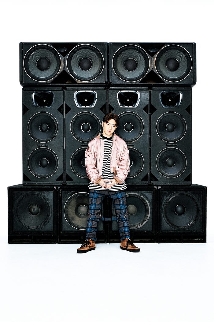 佐野玲於/「月刊EXILE」10月号より(画像提供:LDH)