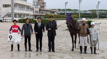 【地方競馬】「純烈」リーダー・酒井一圭の愛馬サカイワンパクオーが大井競馬で初陣V