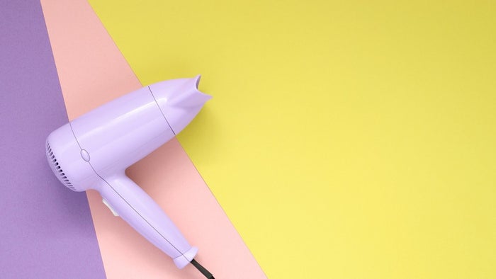 雨の日のうねり ボサボサヘアを対策 朝のスタイルをキープする方法 モデルプレス