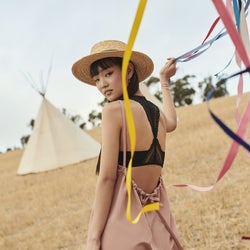 アモスタイル、バックスタイル付け替えブラジャーを発売