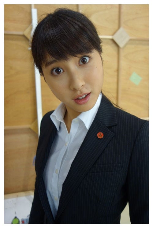 撮影中のオフショットを公開/土屋太鳳オフィシャルブログ(Ameba)より