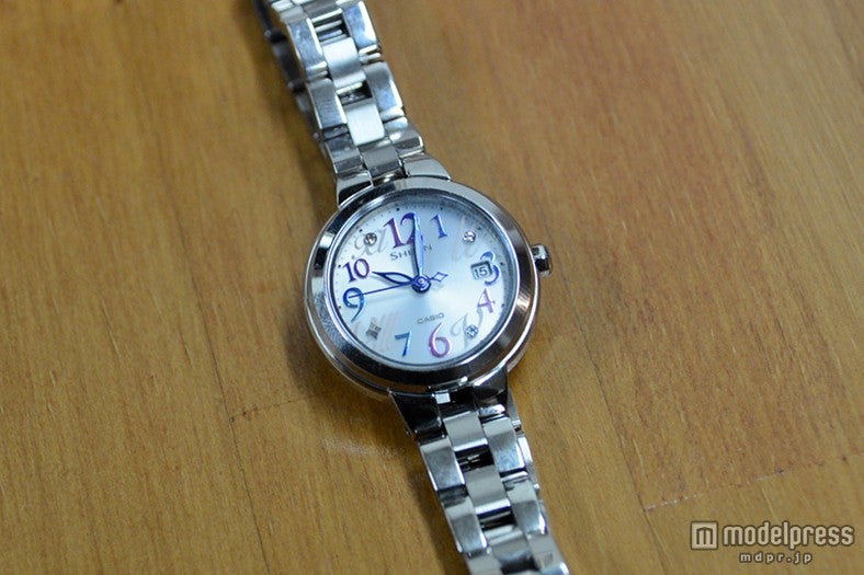 Fresh Colors Series（SHE-4506SBD-7A2JF）¥26,000+税／華奢なサイズと星のような輝きが魅力