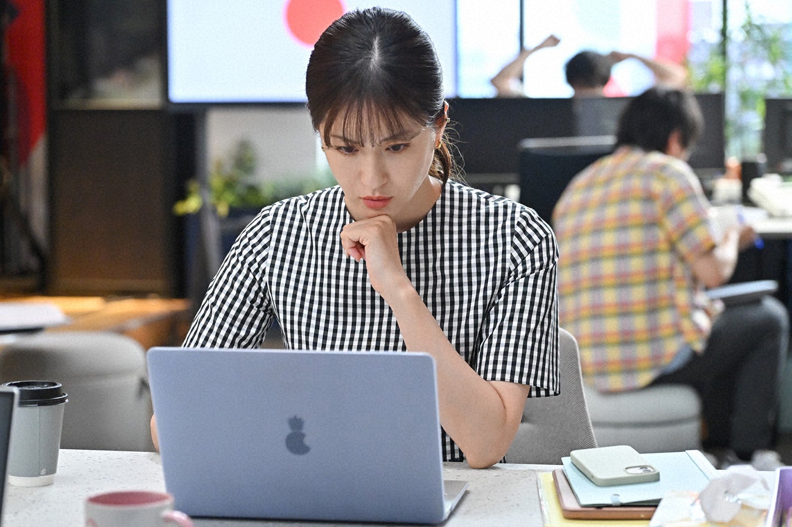 松本若菜「西園寺さんは家事をしない」第8話より（C）TBS