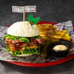 クリスマスバックロットバーガー 2,500 円(税込) /Warner Bros. Studio Tour Tokyo – The Making of Harry Potter.