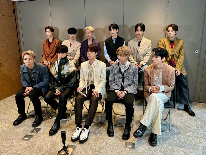 JO1/取材会の様⼦(C)LAPONE Entertainment