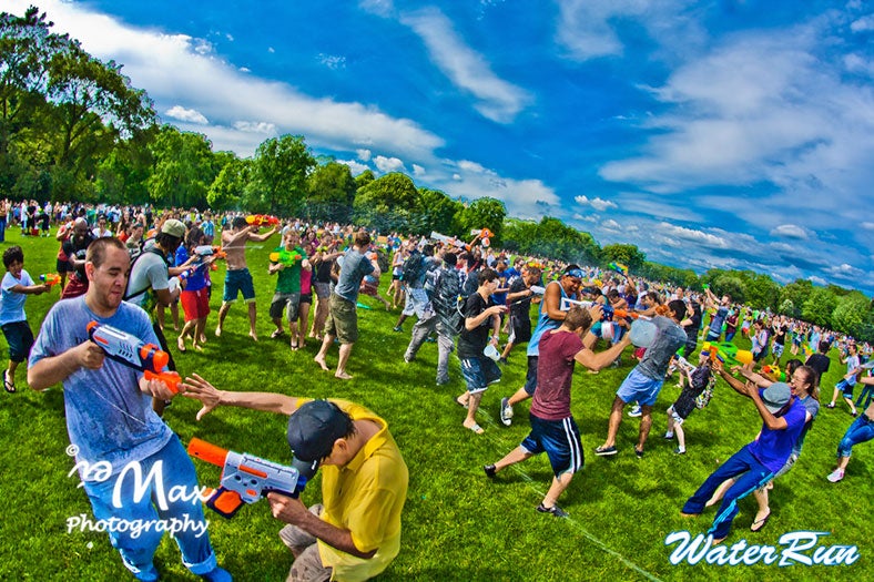 ウォーターラン開催、日本初試みで全身びしょびしょに／画像提供：ウォーターラン【モデルプレス】