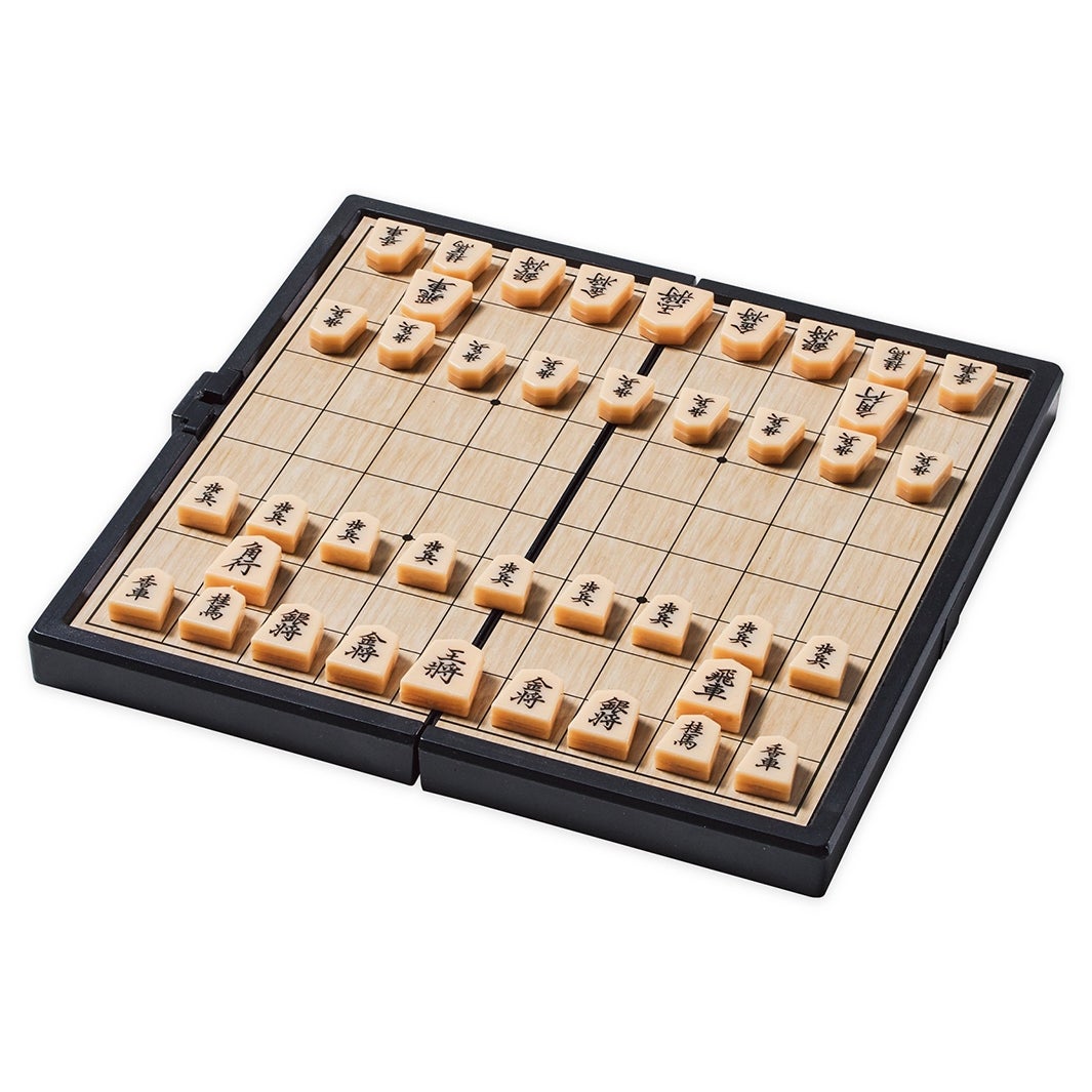 「マグネット付き将棋セット」（写真提供：宝島社）