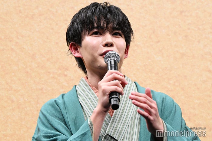 ナポリタンが美味しすぎてどんどん食べてしまった長尾謙杜(C)モデルプレス