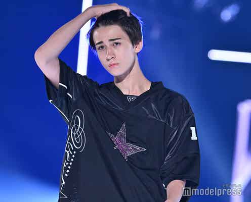 関西ジュニア森ケイン、前髪かき上げでクールに魅了【TGC 2024 A/W】