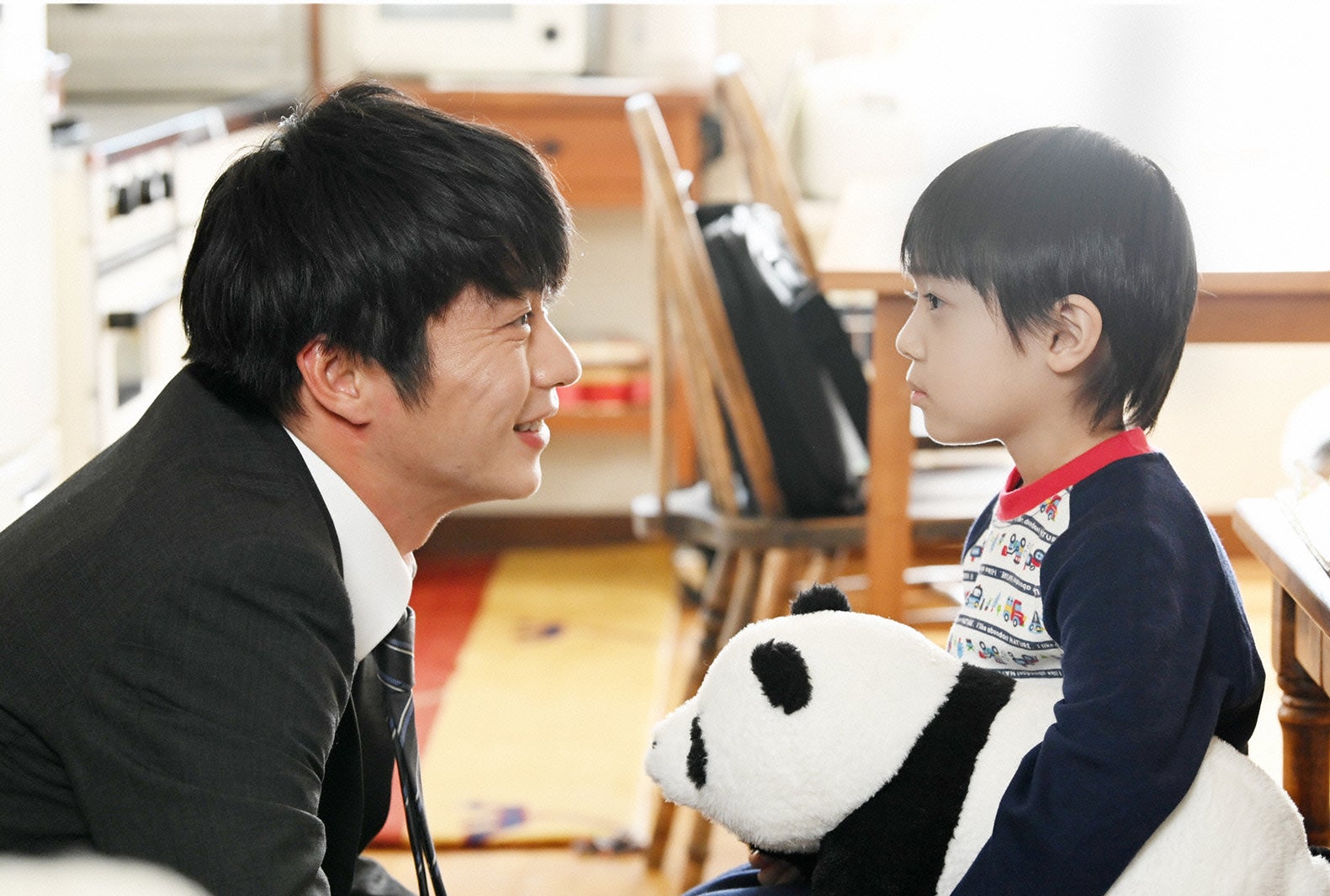 田中圭／「シロでもクロでもない世界で、パンダは笑う。」第4話より（C）日本テレビ
