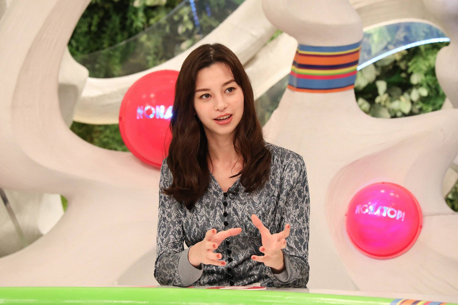 中条あやみ「ノンストップ！」に出演  王妃の生涯に迫る