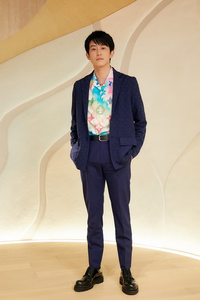 三代目jsb岩田剛典 広瀬すず ローラ Koki ら ルイ ヴィトン 銀座店に豪華集結 モデルプレス
