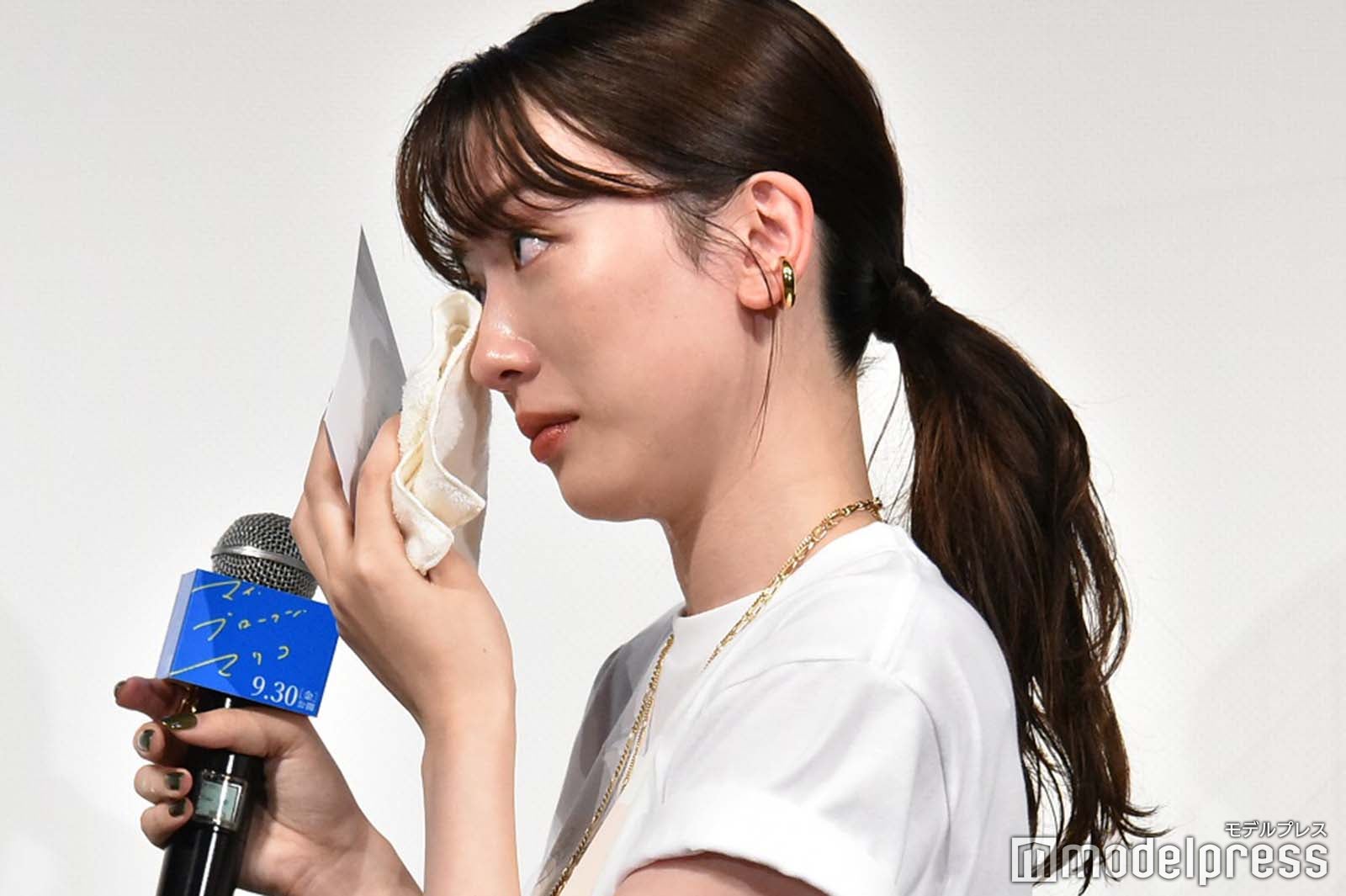 永野芽郁、バースデーサプライズに号泣 親友・奈緒とまさかのW号泣展開に＜マイ・ブロークン・マリコ＞