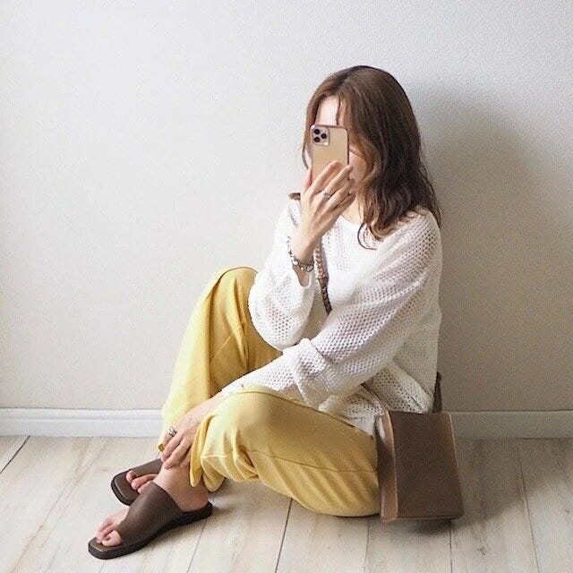 イエローワイドパンツのOKコーデ