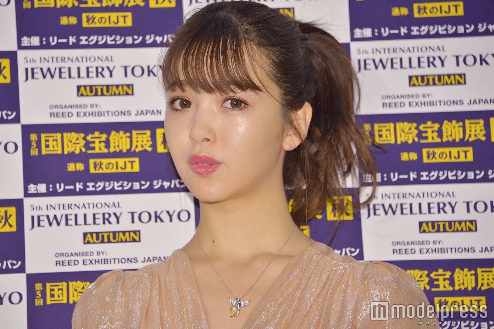 藤田ニコル、SEXYドレスで初体験「緊張しちゃいました」