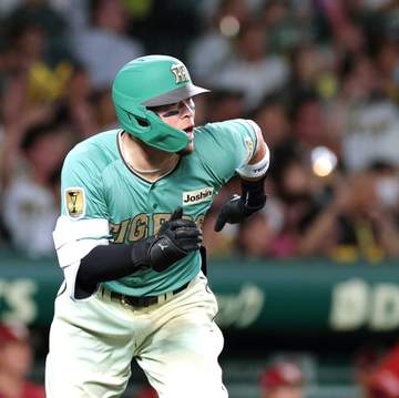 阪神・佐藤輝「HEROES DAY」4番の一撃で連敗止めた 「気持ちが出ましたね」18本目二塁打 年間46本ペース 