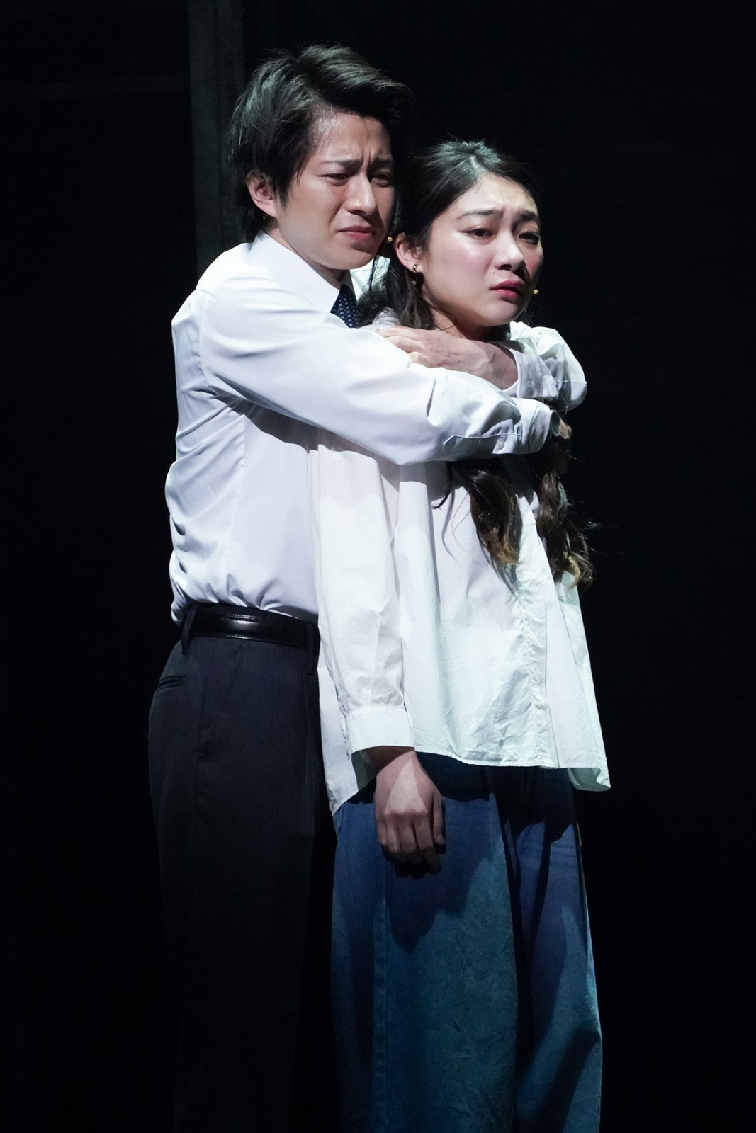 村井良大、三浦透子／「ミュージカル『手紙』2022」より（C）田中亜紀