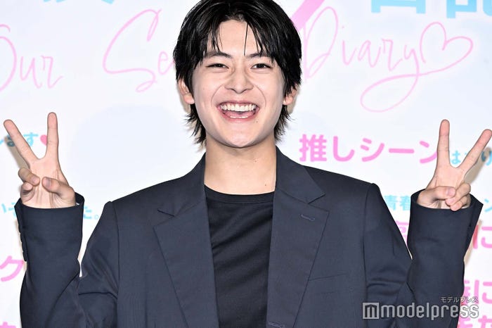 全力ピースの高橋文哉(C)モデルプレス