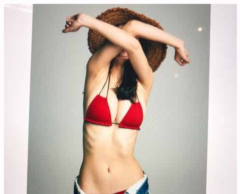 馬場ふみか、美バスト&くびれ全開ビキニショットで悩殺「破壊力がすごい」
