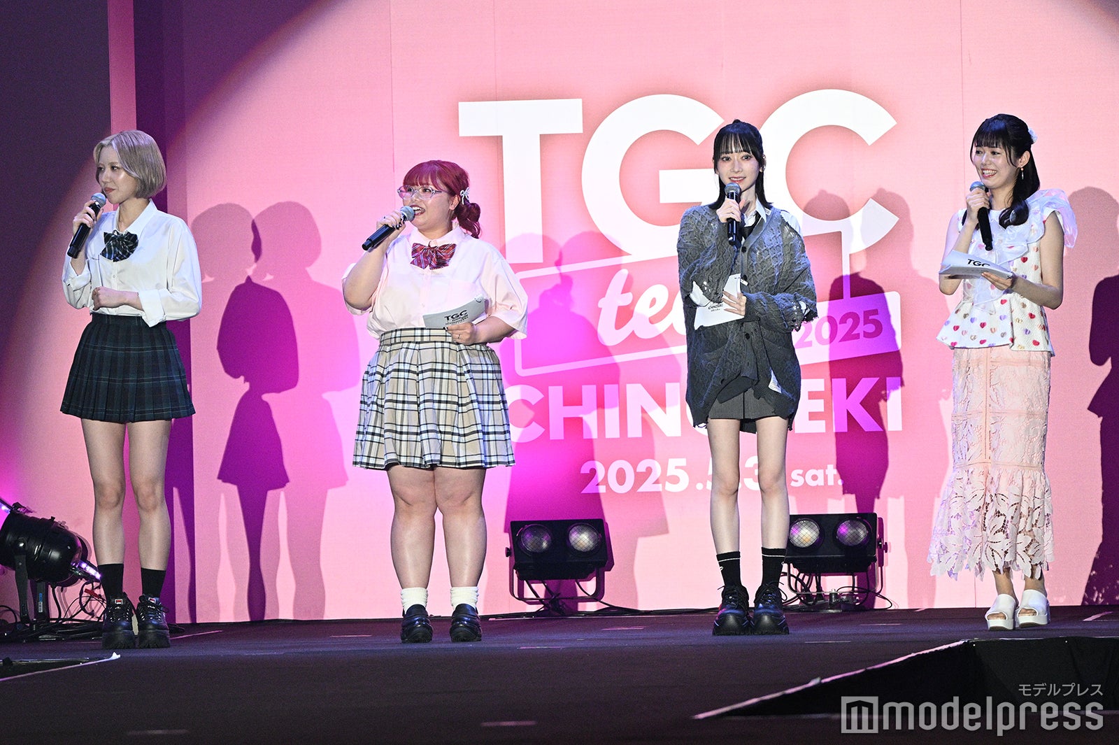 エア、UraN、浅見めい、谷尻萌（C）モデルプレス