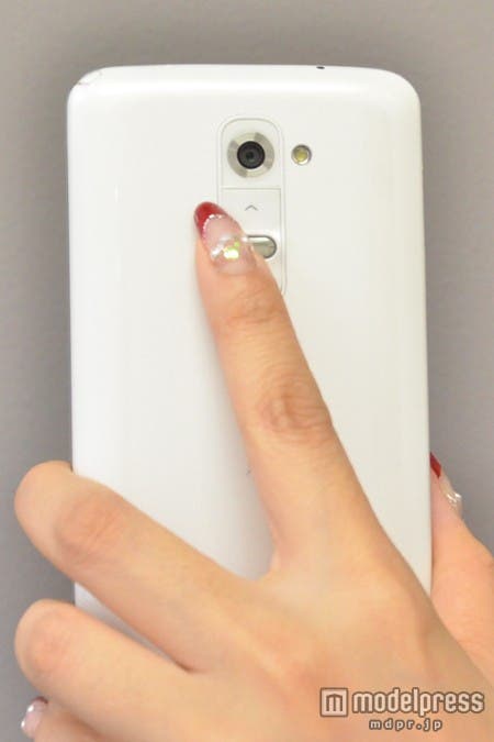 ピッタリ収まって押しやすい「Rear Key (リア・キー)」ボタン