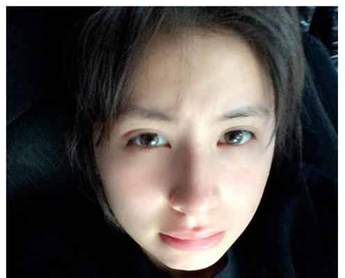 ラブリ、すっぴん披露で弟・白濱亜嵐に「そっくり」と話題に