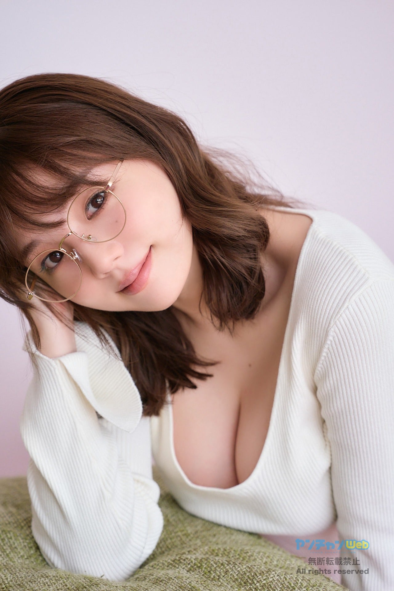 篠崎愛（C）中村和孝（秋田書店）