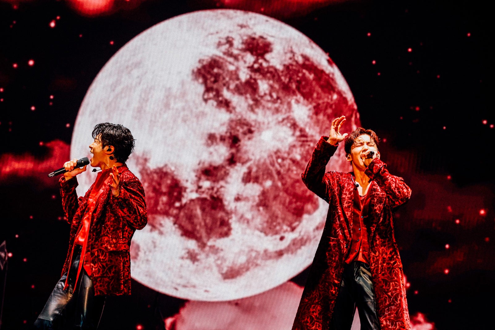 東方神起「東京ドーム公演」より（提供写真）