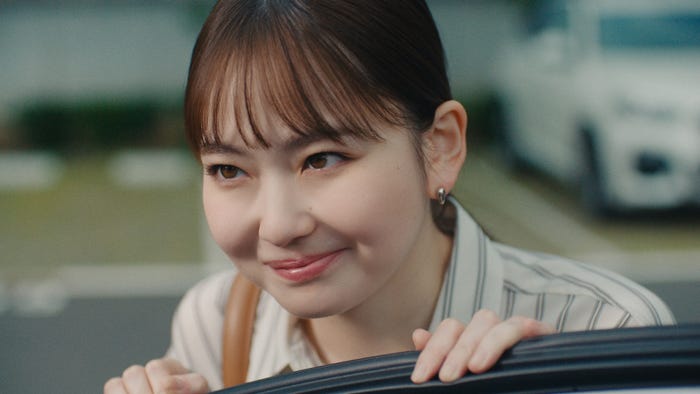 山田杏奈/朝マック「朝こそ自分を甘やかすのだ/ドライブスルー」篇より(提供写真)