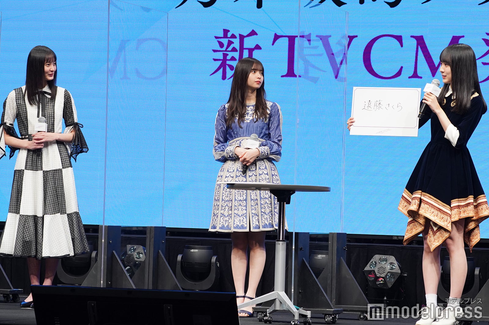 （左から）遠藤さくら、齋藤飛鳥、賀喜遥香