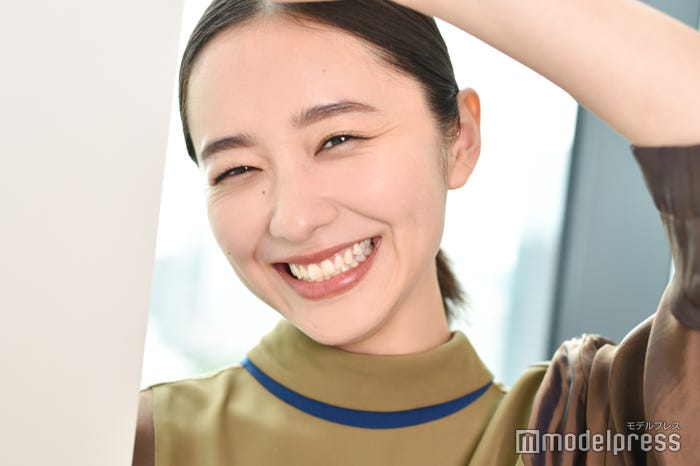 堀田真由(C)モデルプレス